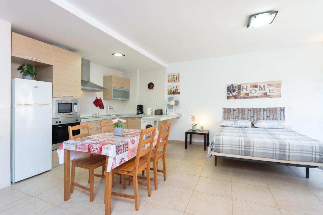 Palm Mar Studio Apartment Екстериор снимка